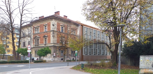 Večstanovanjska stavba ob Resljevi cesti